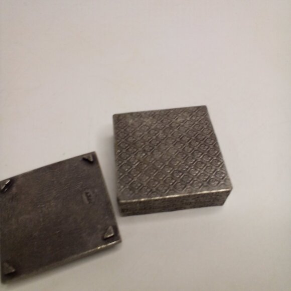 Metal Trinket Box Raised 3D Flower Silver 2.25" - Picture 8 of 11